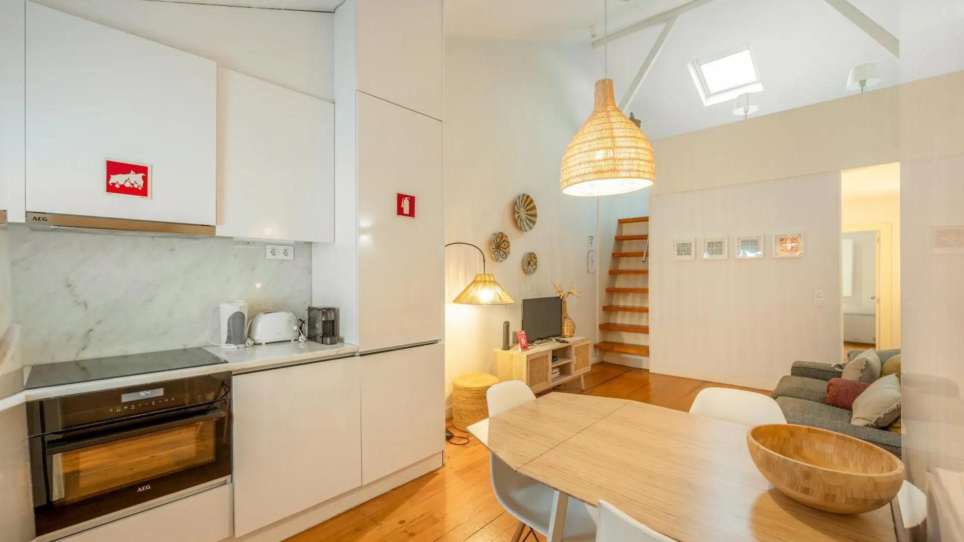 Bmyguest - Lisbon Inner Bairro Alto 0*,