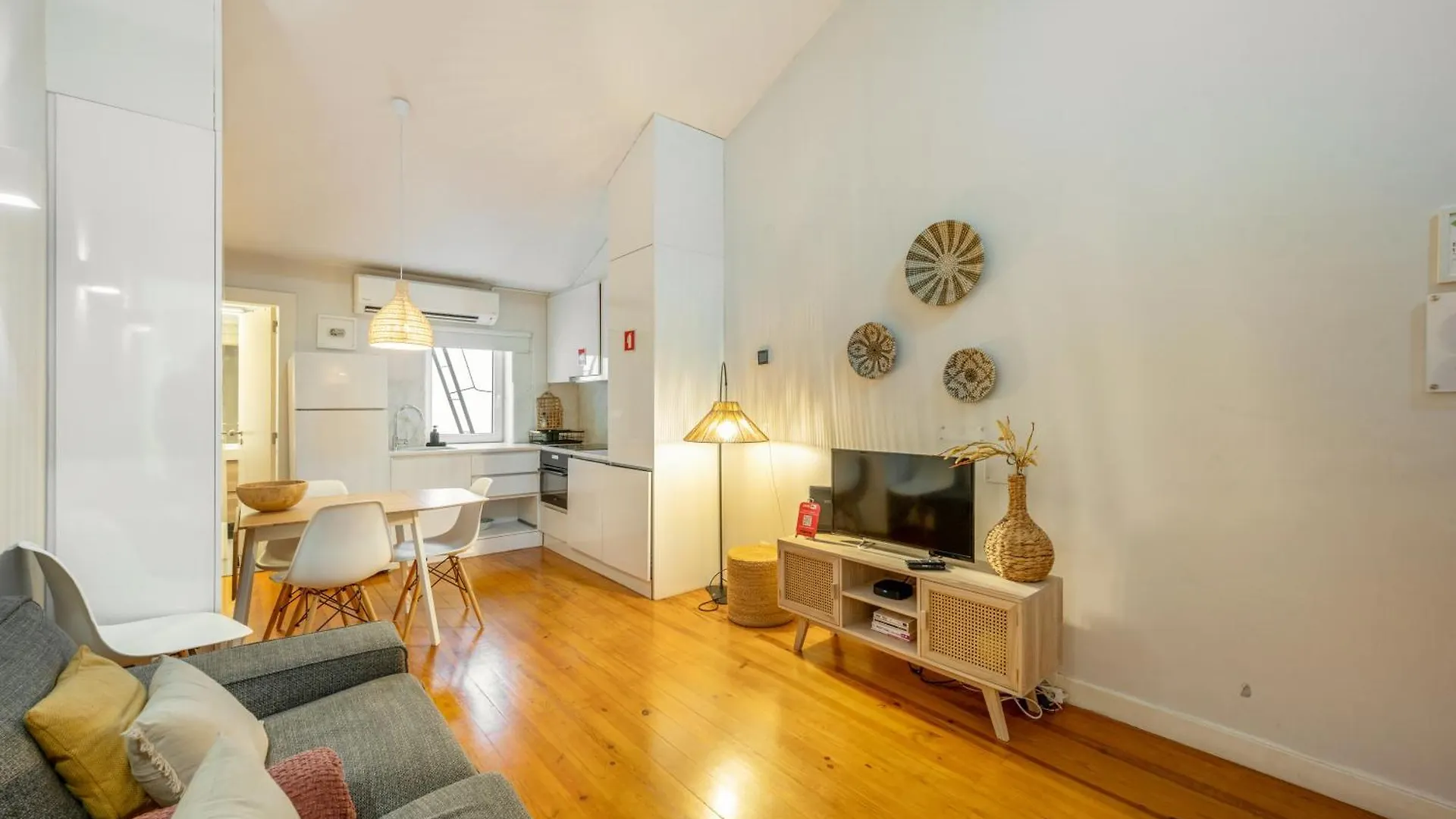 Bmyguest - Lisbon Inner Bairro Alto 0*,  Portugal